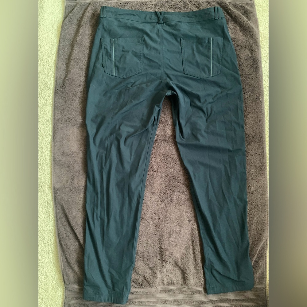 Lululemon Like New City Sleek 5 Pocket Pant Black - Size 14 - Picture 2 of 10